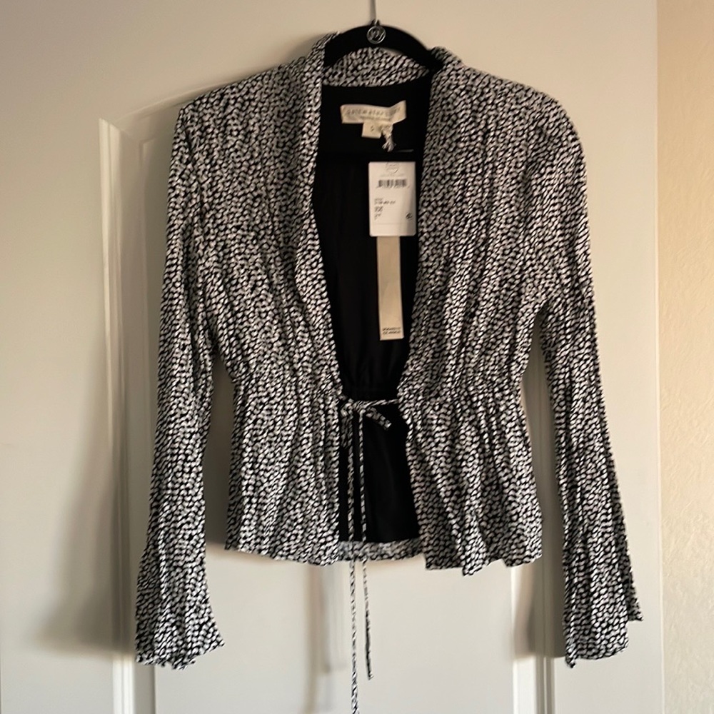 Casual cute black atop with little white hearts